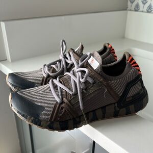 Adidas by Stella McCartney Women’s neutral with neon orange sneakers 7.5